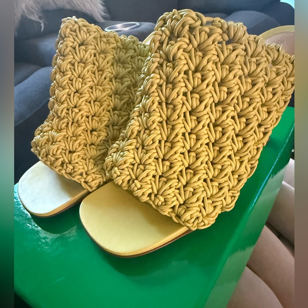 Bottega Veneta padded weave heels size 39 brand new!